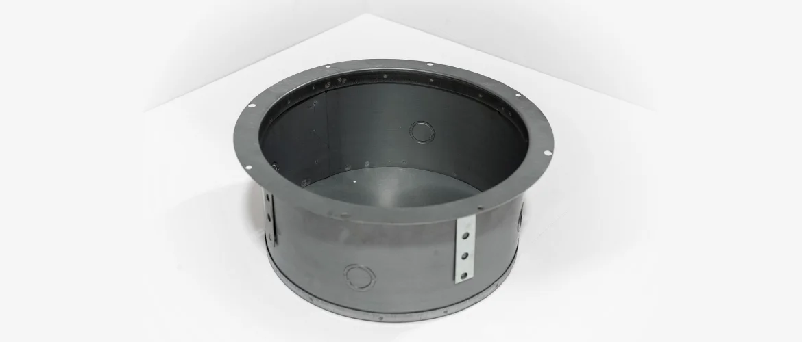 Recessed round speaker enclosure